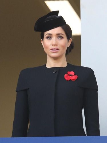 Gaya Kate Middleton dan Meghan Markle Glamor Beranting Besar