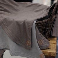 Selain itu, Bella merilis ciput ninja, manset, dan legging dengan logo ‘L’. Kebutuhan basic para hijabers itu diluncurkan dalam warna-warna teduh seperti khaki dan broken white.  Foto: Silmia Putri/Wolipop