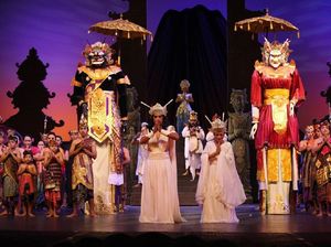 Seru! Di Bali Safari & Marine Park Bisa Nonton Satwa Main Teater