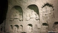 Foto: Relief dan ukiran batu yang ditemukan di dekat proyek bendungan tiga ngarai (Rita/detikTravel)