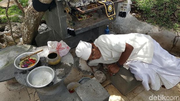 Air suci yang dipercaya berkhasiat (Syanti/detikTravel)