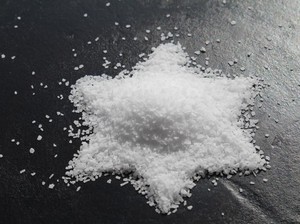Bukan Cuma Buat Masak, Garam Juga Ampuh Bersihkan Noda!