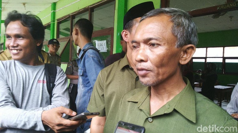 Karena Canda Guru dan Siswa Ada Batasnya Karena Canda Guru dan Siswa Ada Batasnya