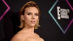 Gaya Seksi Scarlett Johansson di Peoples Choice Awards 2018