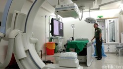 Alat Digital Substraction Angiography (DSA) bisa dilihat di RSPAD Gatot Soebroto. Dengan alat ini dr Terawan akan melakukan cuci otak ke 1.000 warga Vietnam.