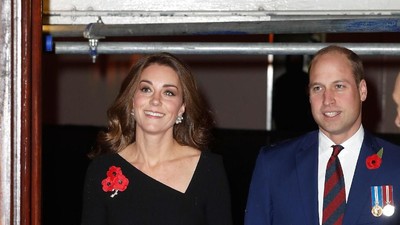 Adu Gaya Kate Middleton dan Meghan Markle Berbaju Hitam, Siapa Favoritmu?