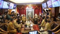 Tjahjo lalu menanyakan kepada Anna apakah pengunduran diri ini telah disampaikan ke partai pendukung. Anna mengatakan pengunduran dirinya telah disampaikan kepada partai pengusung secara lisan. 