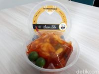 Asinan Rika: Slurpp! Asam Segar Asinan 'Wara Wiri' Plus Rujak Kacang Mete