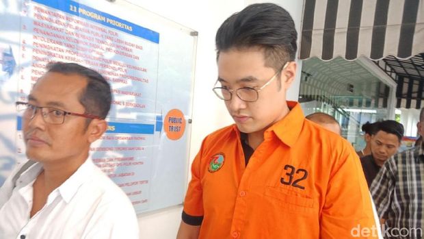 Richard Muljadi diserahkan ke Kejaksaan setelah berkas perkara dinyatakan lengkap, Selasa (13/11/2018)