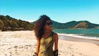 Monalysa menjatuhkan destinasi favoritnya di pantai. (monalysaalcantara/Instagram)