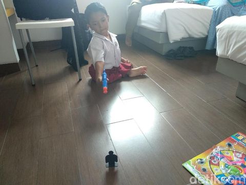 Cita-citanya ingin menjadi pemadam kebakaran.