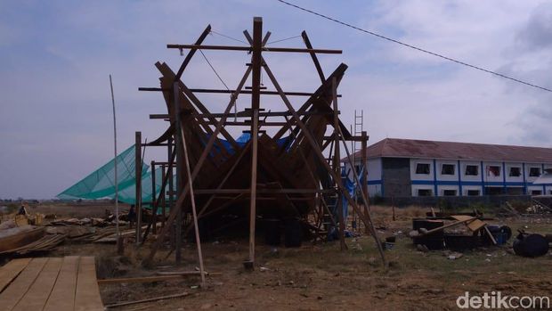Kapal penakluk Laut Arafuru sedang dibuat