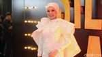 Penampilan Serba Putih Nikita Mirzani