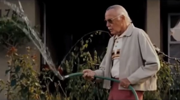 Di film X-Men: The Last Stand yang rilis tahun 2007, Stan Lee kembali jadi cameo yang tengah heran saat melihat air dari selangnya yang bergerak naik akibat kekuatan Jean Gray. Kemungkinan besar adegan ini diambil di Vancouver Film Studios, Kanada (Marvel Entertainment) Di film X-Men: The Last Stand yang rilis tahun 2007, Stan Lee kembali jadi cameo yang tengah heran saat melihat air dari selangnya yang bergerak naik akibat kekuatan Jean Gray. Kemungkinan besar adegan ini diambil di Vancouver Film Studios, Kanada (Marvel Entertainment)