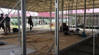 Biaya pembangunan huntara per unit nya sekitar Rp 500 juta, dilengkapi 4 toilet, 4 kamar mandi, septik tank, tempat mencuci, dapur dilengkapi listrik 450 watt untuk setiap bilik. Istimewa/Kementerian PUPR.