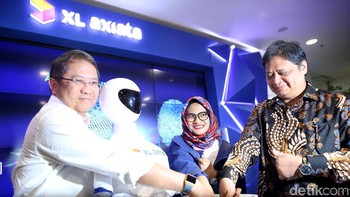 Secara resmi, X-Camp baru saja diresmikan oleh dua menteri, Menteri Komunikasi dan Informatika (Menkominfo) Rudiantara dan Menteri Perindustrian Airlangga Hartarto tentunya dengan Direktur Utama XL Axiata Dian Siswarini.