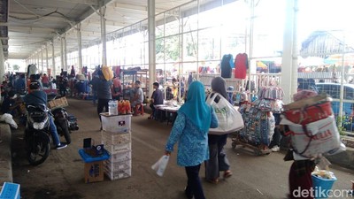 Melihat Tanah Abang yang Disebut Kumuh oleh Ketua DPRD DKI