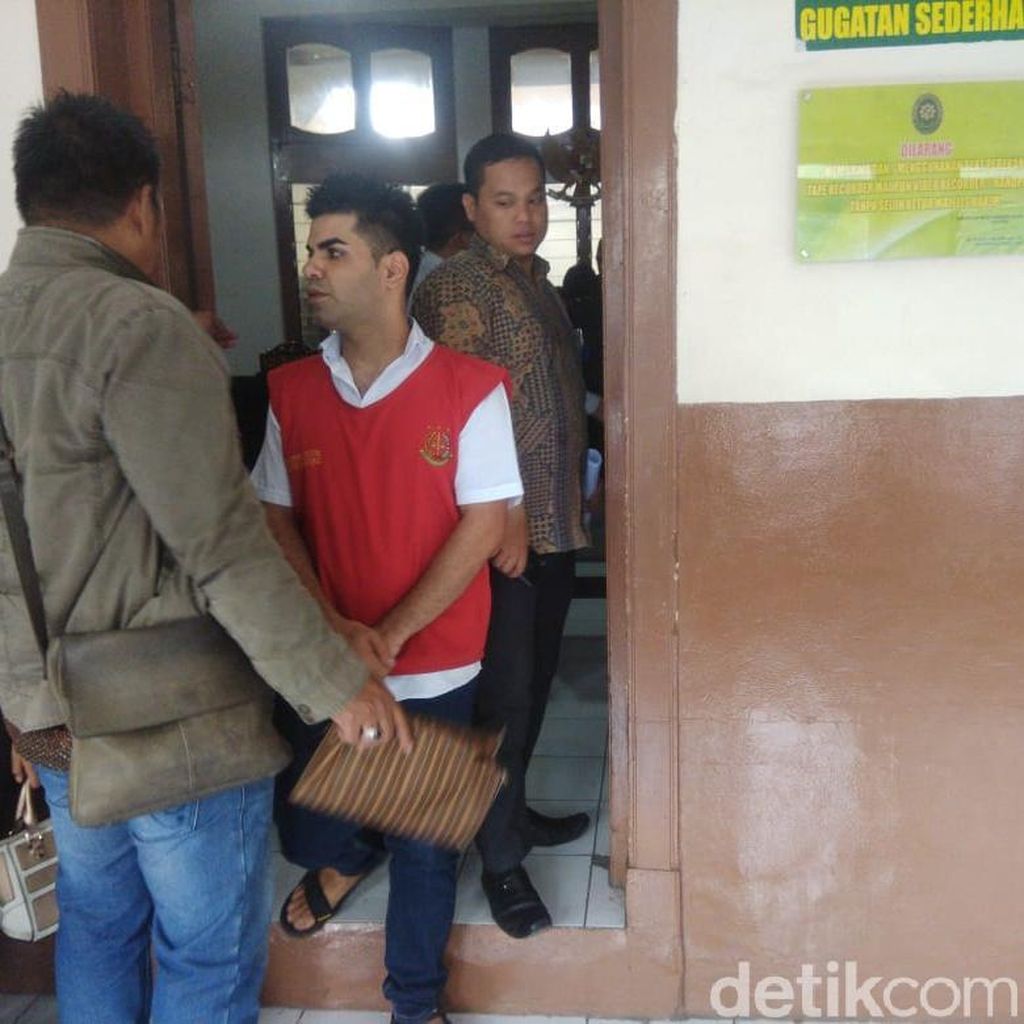 Kisah WN Irak di Bandung, Batal Menikah Hingga Teracam Bui Kisah WN Irak di Bandung, Batal Menikah Hingga Teracam Bui