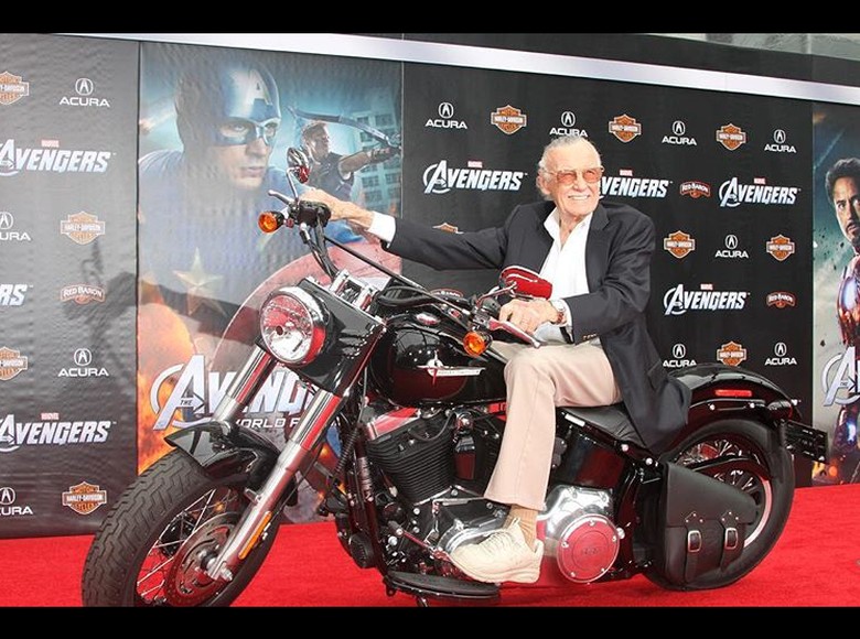 Stan Lee dan Moge Harley-Davidson. Foto: Instagram Stan Lee dan Moge Harley-Davidson. Foto: Instagram