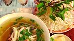 Slurp! Gurihnya Kuah Pho dengan Mie Beras untuk Penghangat Badan Siang Ini
