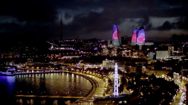 Foto: Pemandangan Azerbaijan saat malam (Experience Azerbaijan/Youtube) Foto: Pemandangan Azerbaijan saat malam (Experience Azerbaijan/Youtube)