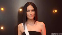 Sophia Latjuba saat ditemui di kawasan Kebon Jeruk, Jakarta Barat pada Senin (12/11) malam. Pool/Noel/detikFoto.