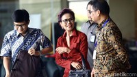 Dari pantauan detikcom, Miranda tampak tiba di KPK pukul 09.30 WIB, Selasa (13/11/2018).