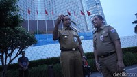 Anies didampingi Wali Kota Jakarta Pusat Bayu Megantara.