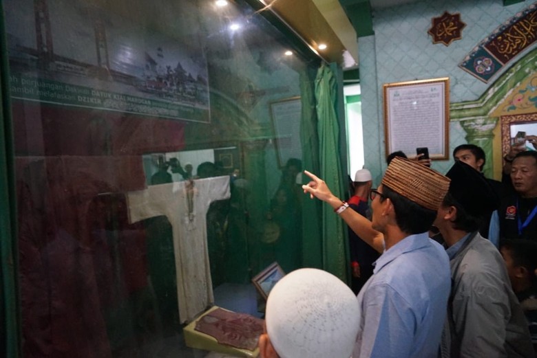Sandi Sebut Masjid Palembang Punya Nilai Historis & Instagramable Sandi Sebut Masjid Palembang Punya Nilai Historis & Instagramable