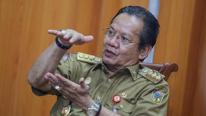 Gubernur Sulawesi Tengah Longki Djanggola