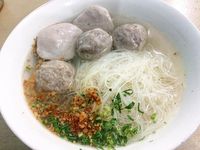 Kenyal-kenyal Gurih Bakso Gepeng yang Bikin Nagih Ada di Sini