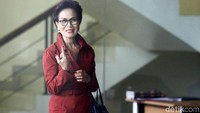 Mantan Deputi Senior Bank Indonesia (BI) Miranda Goeltom mendatangi KPK, Jakarta, Selasa (13/11/2018).