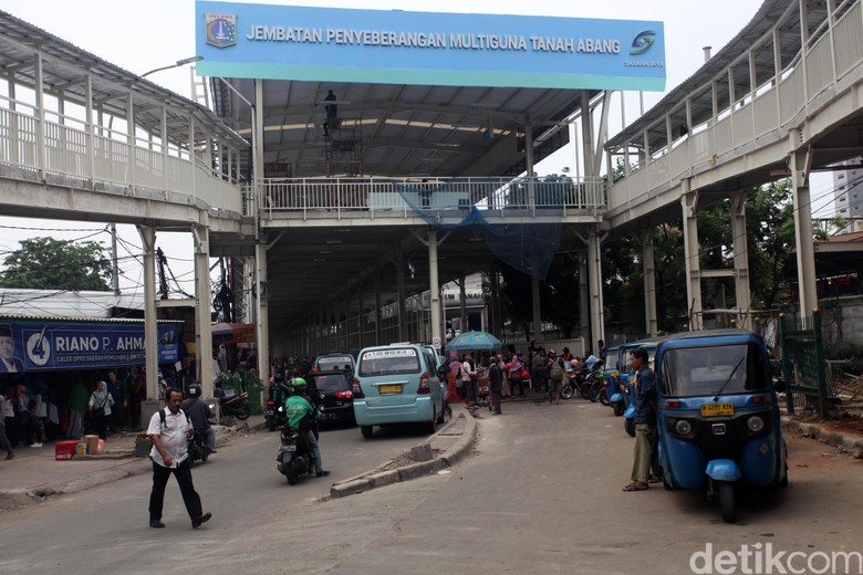 Pemprov DKI Minta KAI Beri Akses Skybridge ke Stasiun Tanah Abang Pemprov DKI Minta KAI Beri Akses Skybridge ke Stasiun Tanah Abang