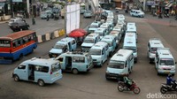 Pemerintah Provinsi (Pemprov) DKI Jakarta berencana untuk merombak trayek angkutan umum (angkot) di Jakarta, Selasa (13/11/2018).