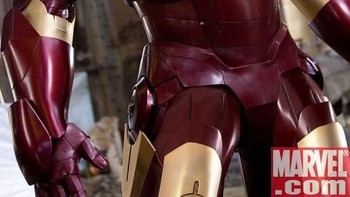 Seiring perjalanannya, Iron Man tampak semakin segar dengan kostum yang lebih ciamik. Foto: Twitter/Iron_Man