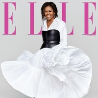 Lama absen dari hadapan publik, sosok Michelle Obama, istri dari Presiden ke-44 AS Barack Obama, kembali menghiasi sampul majalah fashion. Ia menjadi cover girl untuk majalah Elle AS edisi terbaru. Berbalut kemeja putih berkorset dengan rok yang megar dari Dior, Michelle memberikan pose terbaiknya bak model. (Foto: Dok. Elle AS)
