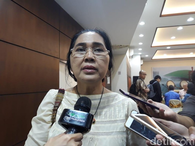 Tanggapi Kritik Pengamanan Papua, PDIP: Fadli Zon Politisir Duka Tanggapi Kritik Pengamanan Papua, PDIP: Fadli Zon Politisir Duka