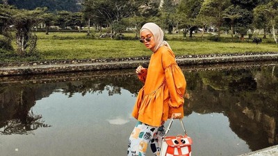 8 Inspirasi OOTD Street Style Hijab yang Kekinian Buat Kuliah Hingga Hangout