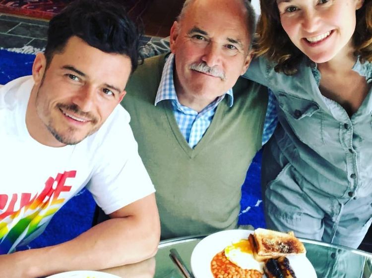 Tampannya Orlando Bloom, Kekasih Katy Perry yang Suka Wine