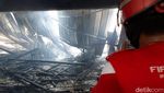 Melihat Sisa Kebakaran di Kantor Gubernur Papua