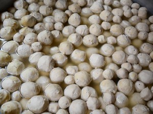 Tips Bikin Bakso Sapi yang Empuk Juicy dengan Kaldu Gurih