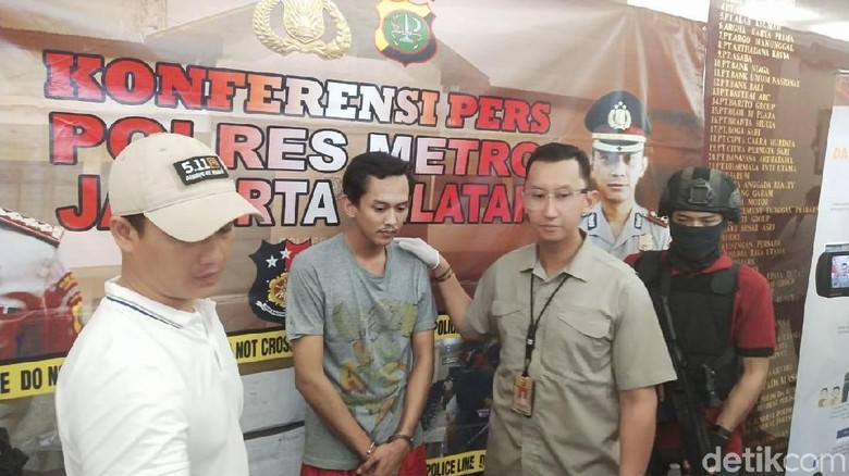 Polisi Tangkap Kevin Penjambret Mahasiswi di Casablanca Polisi Tangkap Kevin Penjambret Mahasiswi di Casablanca
