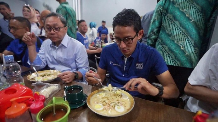 Sambil Santap Mi Celor Palembang, Sandi Bicara Lapangan Kerja