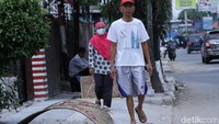 Kejadian ini tentu sangat berbahaya bagi pejalan kaki.