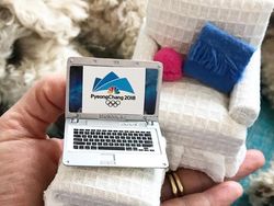 Potret Ponsel Terkecil di Dunia, Cuma Seujung Jari!