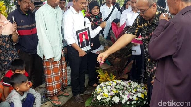 Korban Lion Air Asal Sukabumi Dikebumikan Dekat Makam Ayah