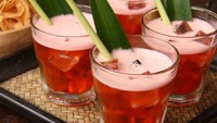 Kalau mau coba minum wedang dengan suasana elegan, bisa mampir ke Plataran Dharmawangsa, di Kebayoran Baru. Di sini tersedia menu bir pletok, wedang ronde, hingga wedang jahe. Foto: iStock/Instagram