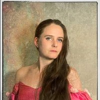 Anehnya ini perawatannya sangat sedikit. Orang berpikir ini pasti membutuhkan banyak hal padahal aku tidak menggunakan produk apapun pada rambut. Yang aku lakukan hanyalah menyisirnya dan itu bahkan tidak setiap hari, kata Frankie. Foto: Facebook Floor-Length Frankie