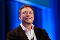 Buka Pabrik Tesla di China, Elon Musk Makan di Restoran Hotpot Bareng Grimes
