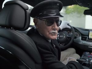 Stan Lee Ogah Beli Mobil yang Iklannya Cuma Gambar Mobil Jalan
